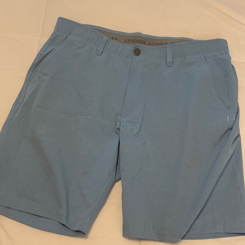 Under Armour Men's Size 36 Light Blue Golf Khaki Club Shorts Mesh